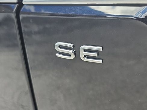 New 2026 Volkswagen Atlas SE image 6