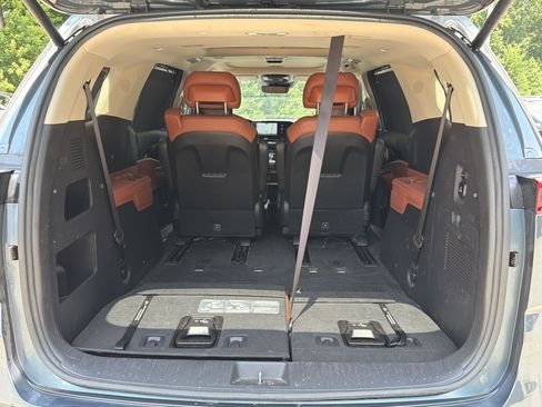 Used 2024 Kia Carnival SX Prestige FWD image 30