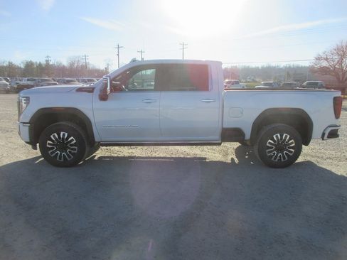New 2026 GMC Sierra 2500 Denali Ultimate image 9
