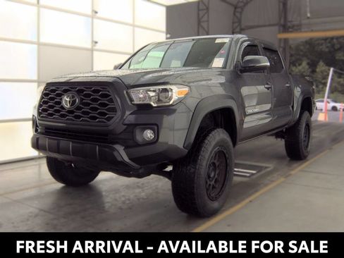 Used 2020 Toyota Tacoma TRD Off-Road AWD/4WD image 4