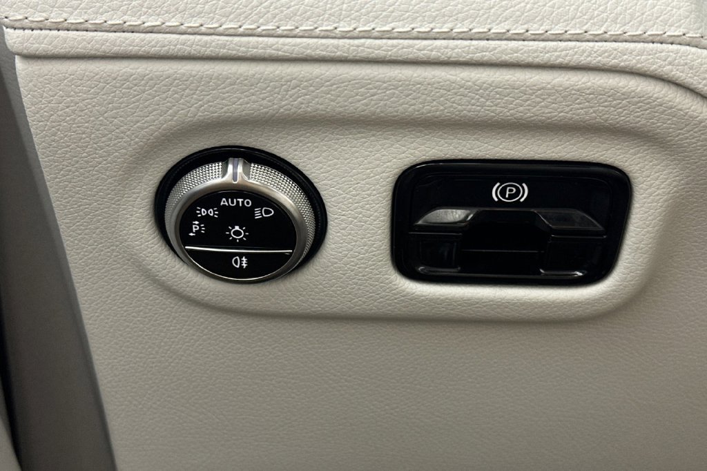 Certified 2023 Mercedes-Benz EQE 350+ 4MATIC SUV image 37