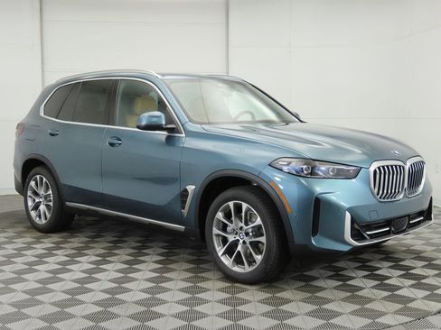 Used 2026 BMW X5 xDrive40i w/ Premium Package image 4