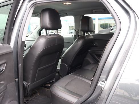 Used 2019 Chevrolet Trax LT w/ Driver Confidence Package FWD image 30
