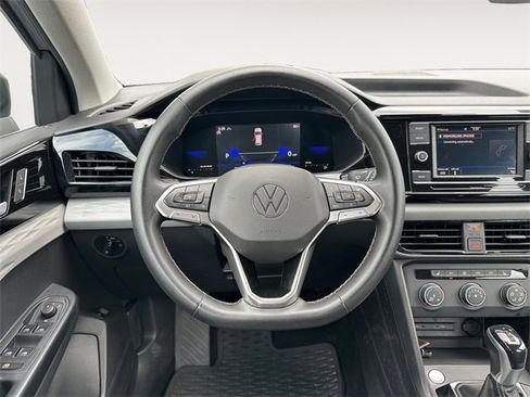 Used 2022 Volkswagen Taos S image 12