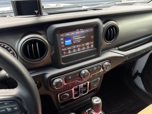 Used 2019 Jeep Wrangler Unlimited Sport S AWD/4WD image 25