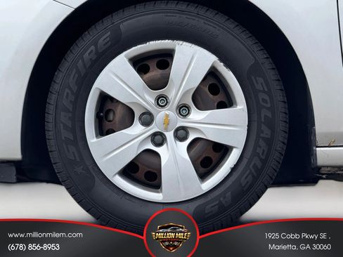 Used 2018 Chevrolet Cruze LS FWD image 29