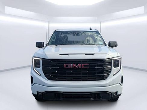 Used 2022 GMC Sierra 1500 Elevation w/ X31 Off-Road Package AWD/4WD image 8