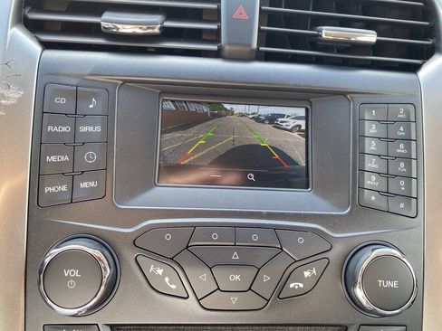 Used 2017 Ford Fusion SE w/ Equipment Group 601A FWD image 27