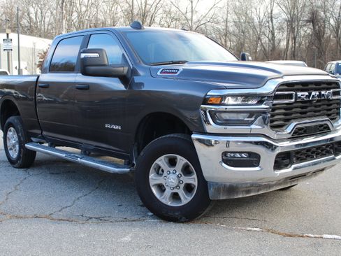Used 2025 RAM 2500 Big Horn image 4