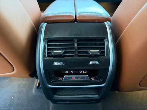 Used 2023 BMW X7 xDrive40i AWD/4WD image 36