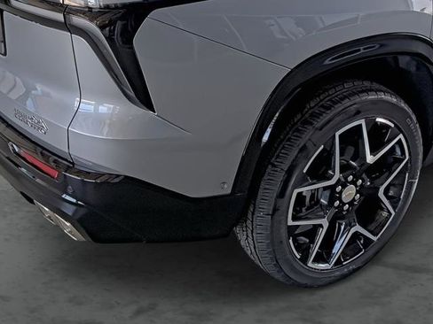 New 2026 Chevrolet Traverse High Country FWD image 13
