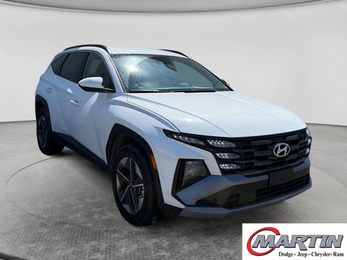 Used 2025 Hyundai Tucson SEL AWD/4WD image 3