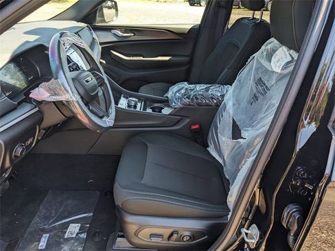 New 2025 Jeep Grand Cherokee L Laredo w/ Luxury Tech Group I image 6