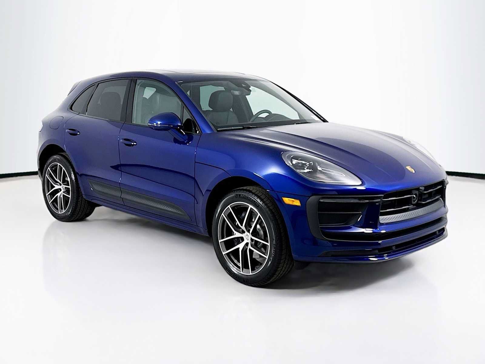 Used 2026 Porsche Macan AWD/4WD image 7