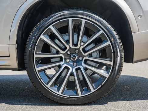 New 2026 Volvo XC90 B6 Plus w/ Protection Package Premier AWD/4WD image 18