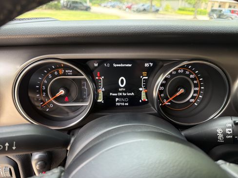 Used 2019 Jeep Wrangler Sport AWD/4WD image 24