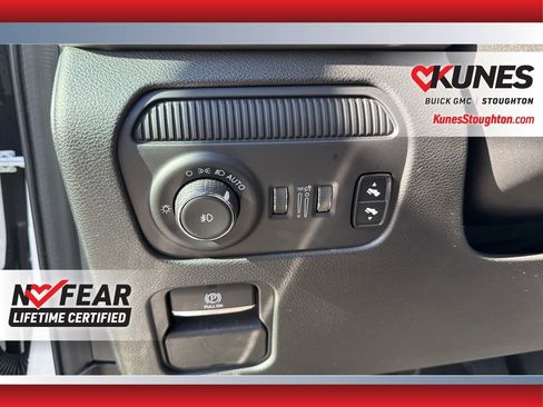 Used 2024 Jeep Wagoneer Series III AWD/4WD image 14