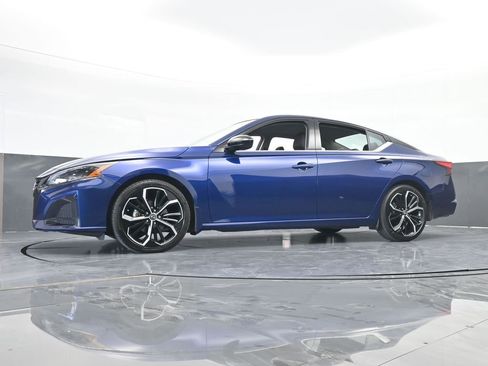 Used 2024 Nissan Altima 2.5 SR image 55