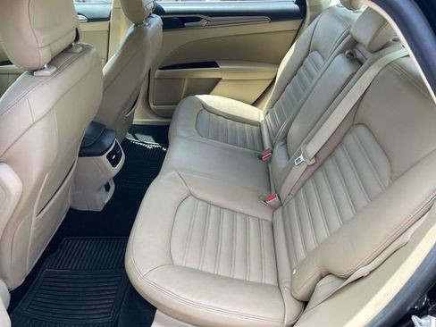 Used 2016 Ford Fusion SE FWD image 24