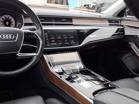 Used 2022 Audi A8 L 3.0T w/ Luxury Package image 7