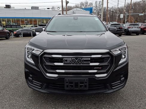 Used 2023 GMC Terrain AT4 image 2