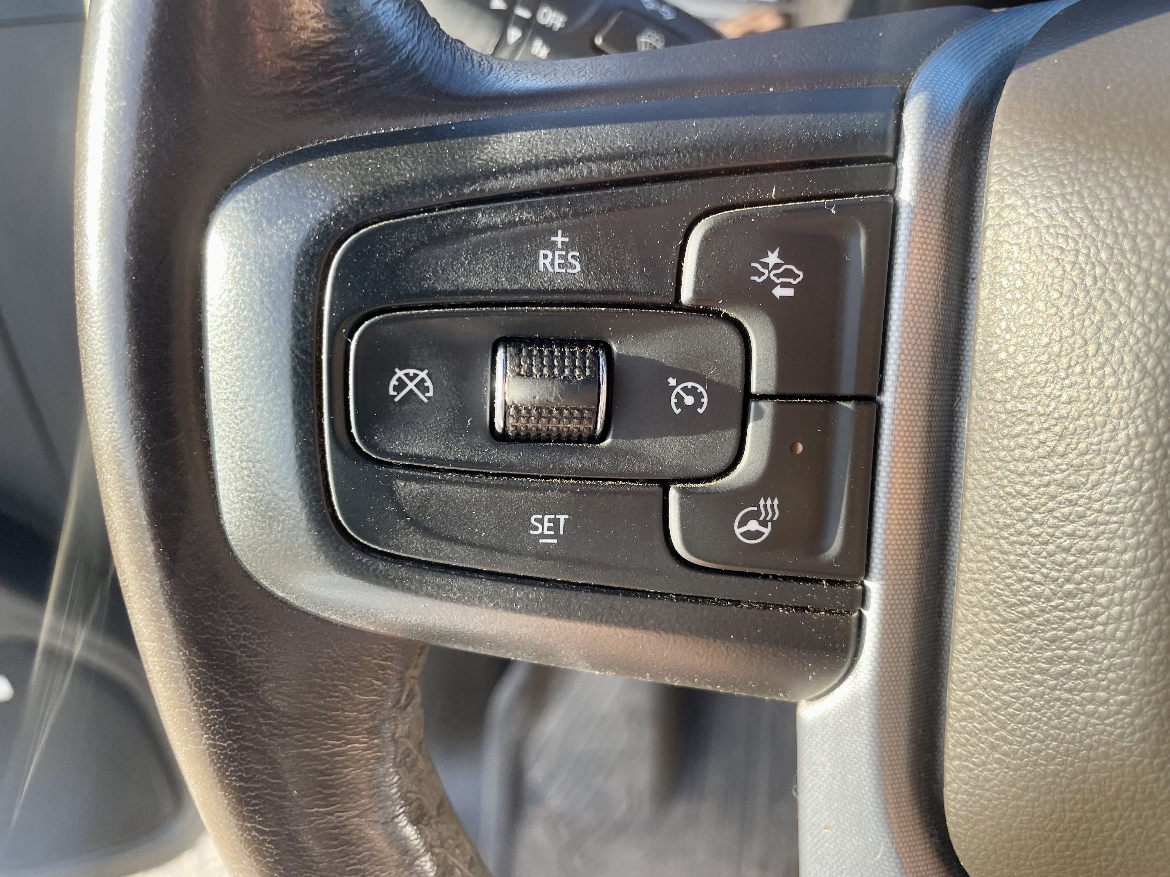Used 2022 GMC Sierra 2500 SLT w/ SLT Preferred Package AWD/4WD image 16