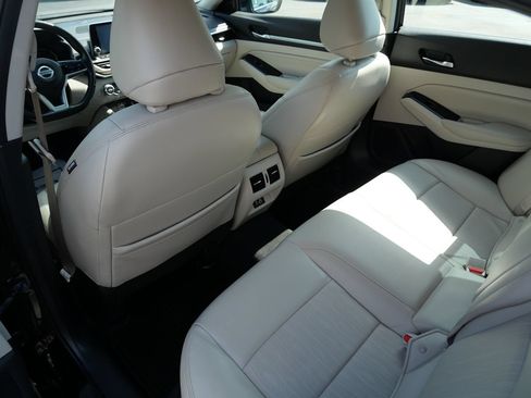 Used 2022 Nissan Altima 2.5 Platinum AWD/4WD image 23