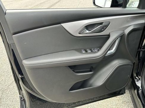 New 2025 Chevrolet Blazer LT w/ Midnight/Sport Edition image 11