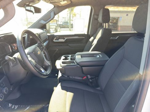 Used 2025 Chevrolet Silverado 2500 LT w/ Convenience Package image 14