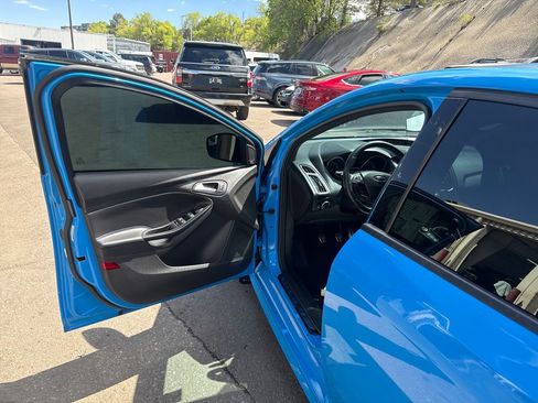 Used 2017 Ford Focus RS AWD/4WD image 11
