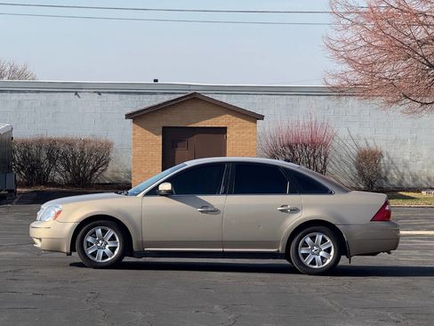 Used 2007 Ford Five Hundred SEL image 8