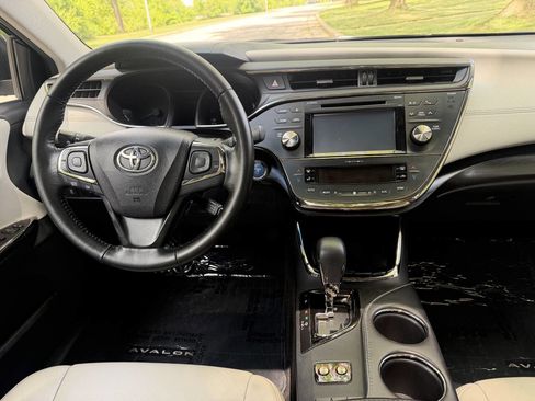Used 2016 Toyota Avalon XLE Plus FWD image 15