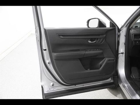 Used 2025 Honda CR-V EX image 4