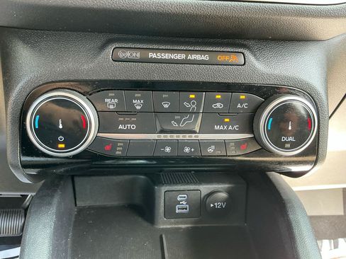 Used 2022 Ford Escape SE w/ Convenience Package FWD image 19