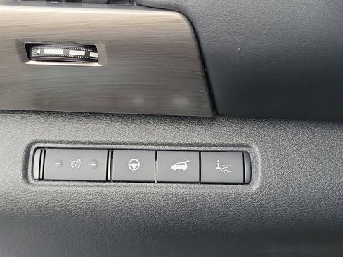 New 2025 Nissan Pathfinder Platinum image 12