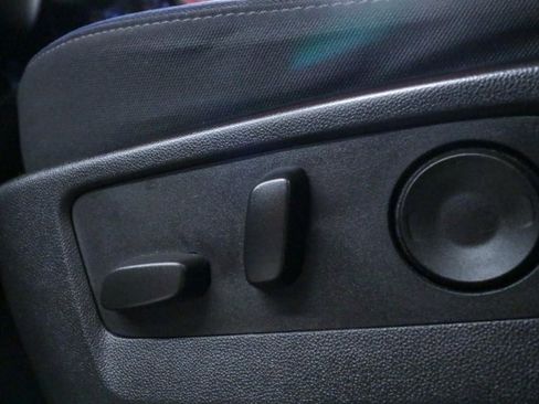 Used 2024 Chevrolet Silverado 2500 Custom w/ Custom Value Package image 18