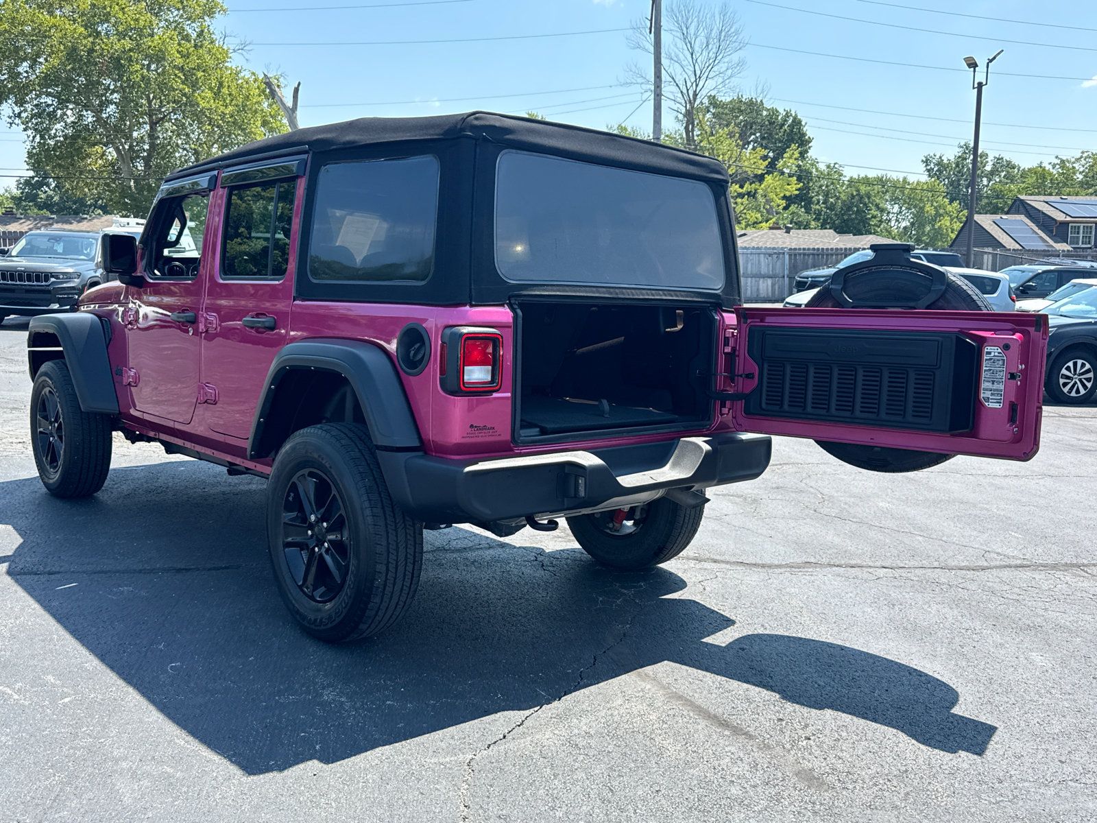 Used 2022 Jeep Wrangler Unlimited Sport AWD/4WD image 17