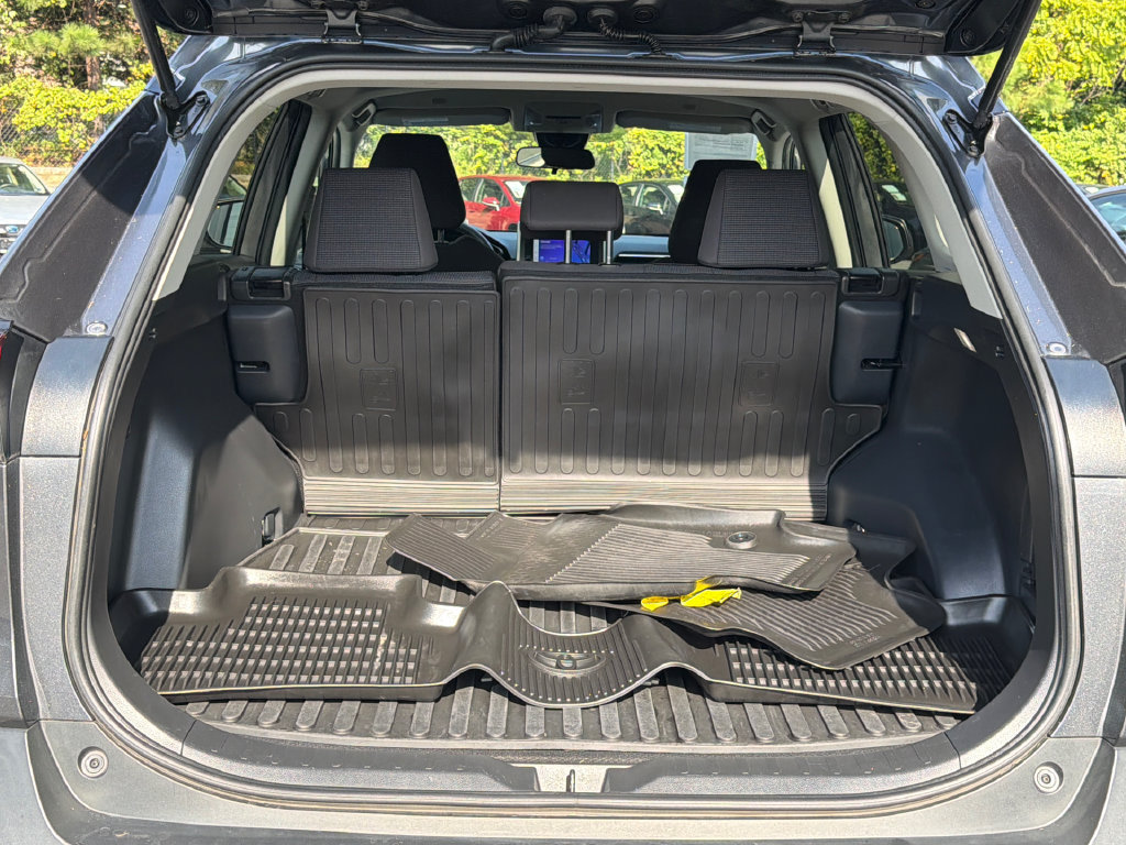 Used 2024 Toyota RAV4 LE AWD/4WD image 6