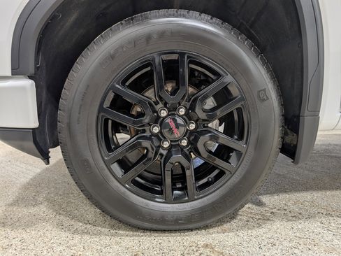 Used 2025 GMC Sierra 1500 Elevation image 9