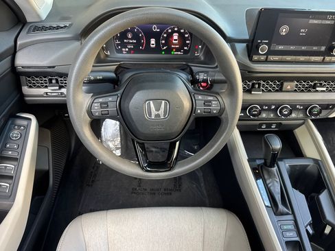 Used 2023 Honda Accord EX image 30