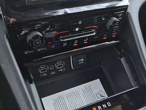 New 2025 Jeep Grand Cherokee L Altitude image 11