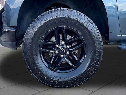 Used 2019 Chevrolet Silverado 1500 LT Trail Boss AWD/4WD image 11
