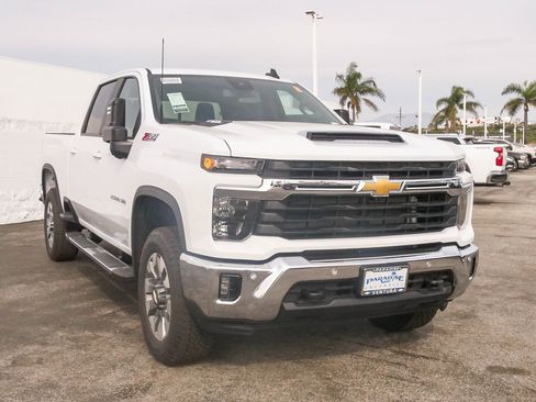 New 2026 Chevrolet Silverado 2500 LT w/ All Star Edition image 3