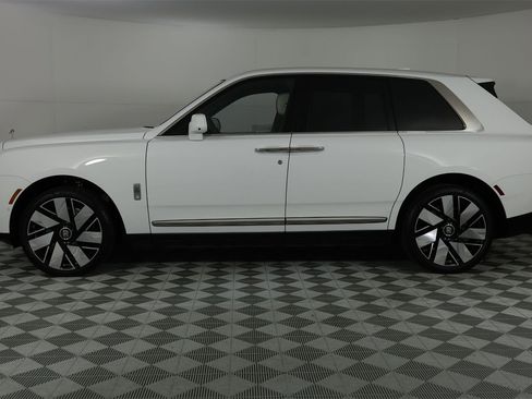 New 2026 Rolls-Royce Cullinan image 2
