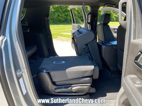 Used 2025 Chevrolet Suburban Z71 AWD/4WD image 41