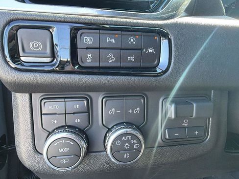 New 2025 GMC Yukon XL Denali w/ Sun & Power Step Package AWD/4WD image 23