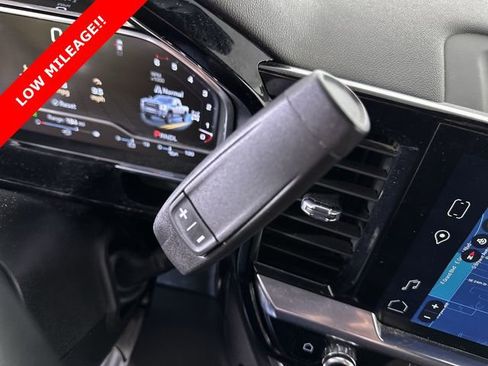 Used 2024 GMC Sierra 2500 SLE w/ SLE Convenience Package image 16