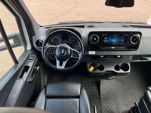 Used 2019 Mercedes-Benz Sprinter 170 image 14