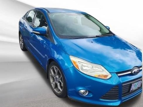 Used 2014 Ford Focus SE w/ Equipment Group 201A FWD image 6