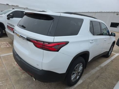 Used 2023 Chevrolet Traverse LT FWD image 6